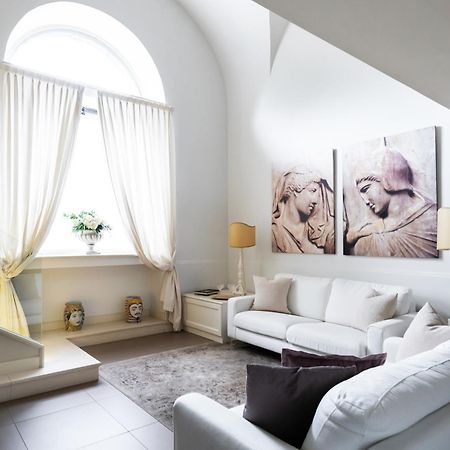 B Sicilian Charming Stay - Luxury Loft Aeroporto di Catania Fontana Rossa Esterno foto