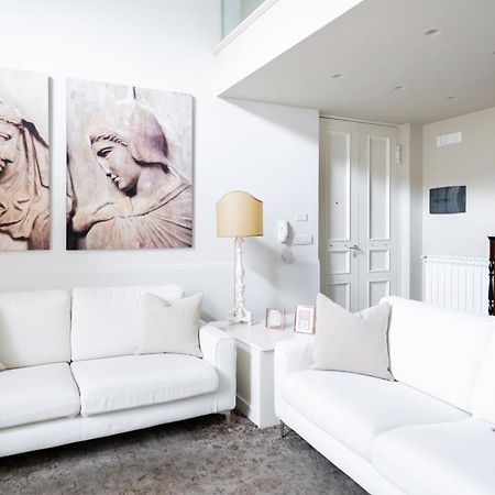 B Sicilian Charming Stay - Luxury Loft Aeroporto di Catania Fontana Rossa Esterno foto